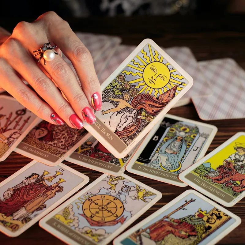 Kết quả Tarot có thay đổi được không? Hiểu bản thân để tránh cực đoan kéo dài